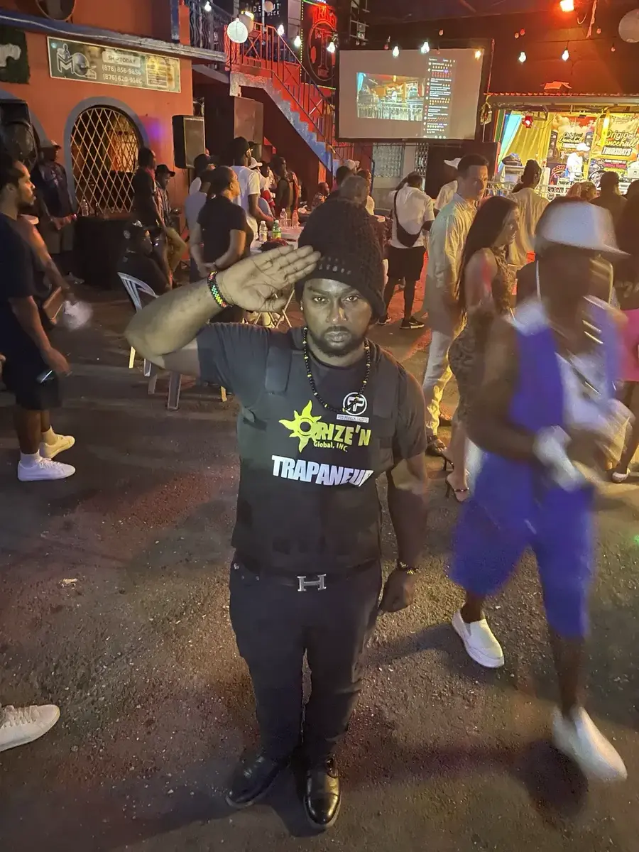 Trapaneur at a live event